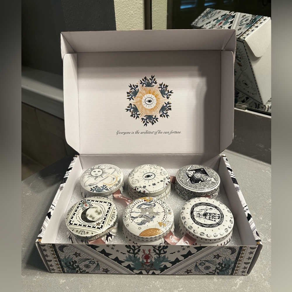 New Boxed Set of 6 Natural Soy Candles in Decorative Round Tins by Amorxiao